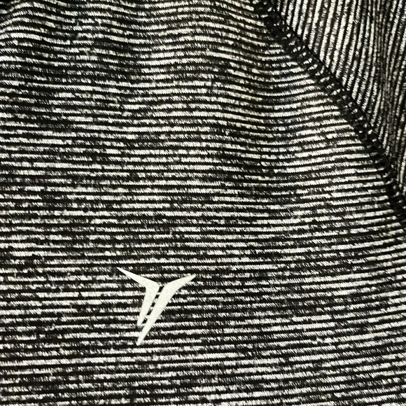 Old Navy active go-dry long sleeved athletic top. Size Medium - Picture 3 of 10